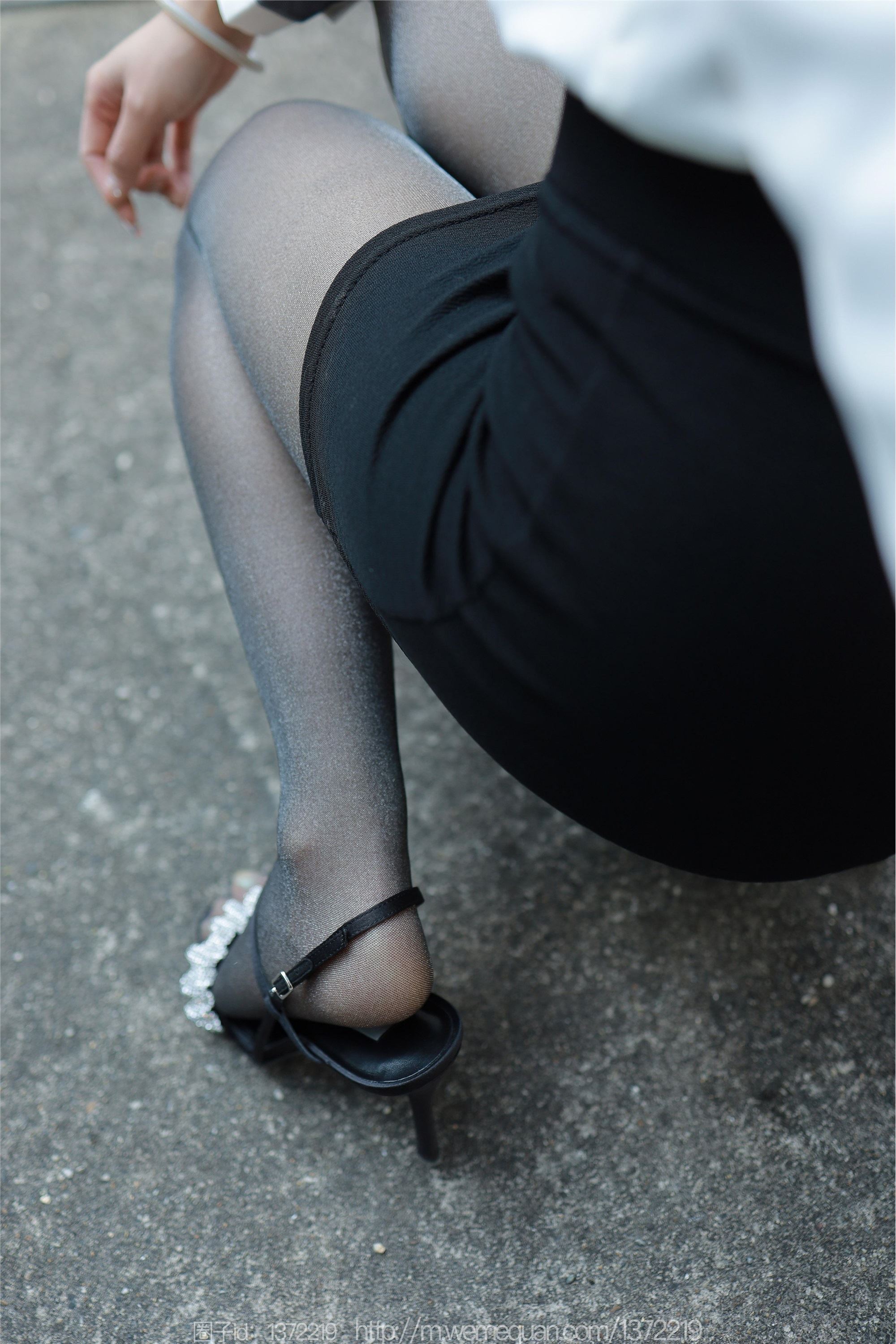 IESS异思趣向  2023.02.11 丝享家 1358 婉萍《户外OL》